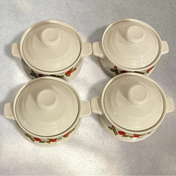 (4) Vintage 80’s Susanne Bake Serve'n Store Strawberry Casserole Bowls - Picture 7 of 9